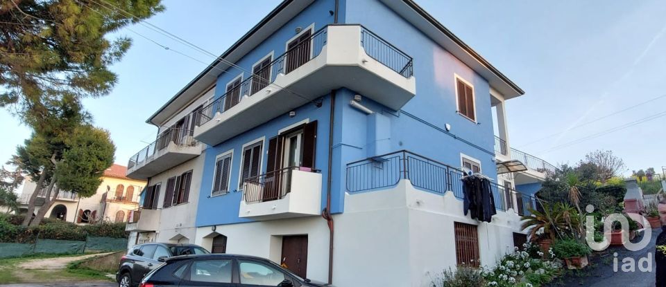 Block of flats 4 rooms of 100 m² in Loreto (60025)