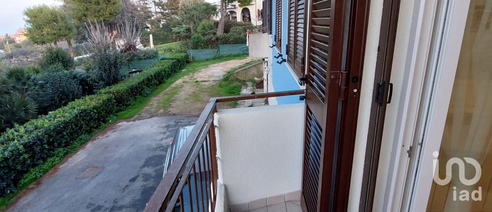 Block of flats 4 rooms of 100 m² in Loreto (60025)