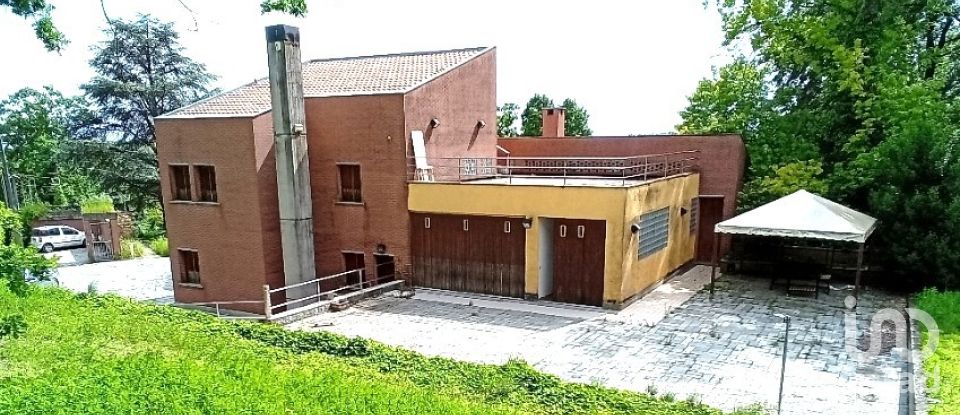 Villa 1 locale di 300 m² in Pecetto di Valenza (15040)