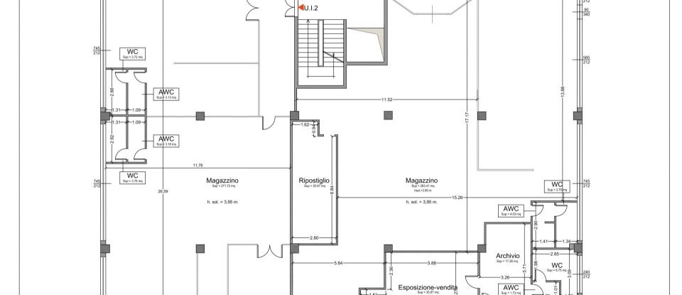 Negozio / locale commerciale di 700 m² in Ancona (60131)