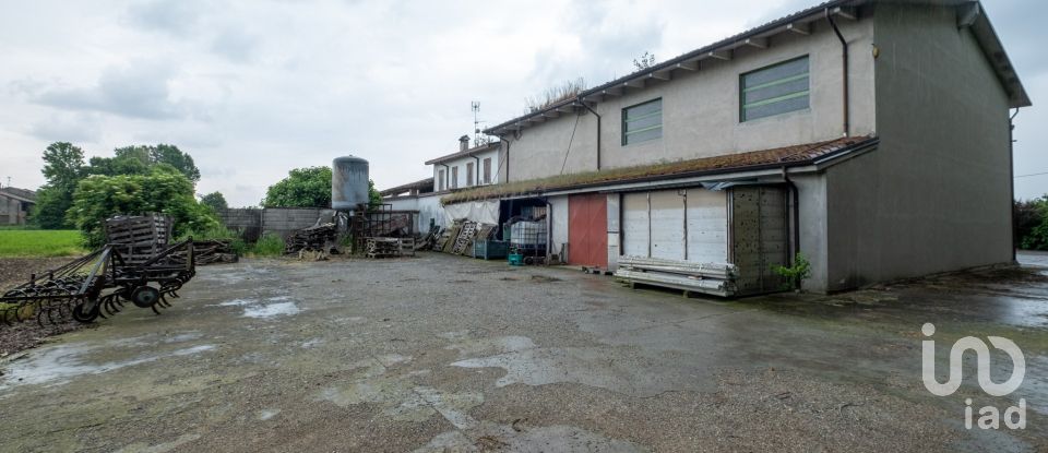 Rustico 0 locali di 264 m² in Castel Goffredo (46042)