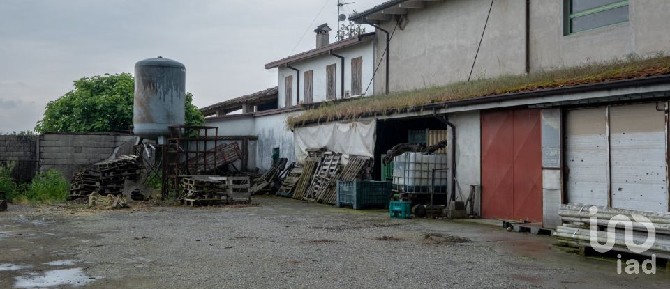 Rustico 0 locali di 264 m² in Castel Goffredo (46042)