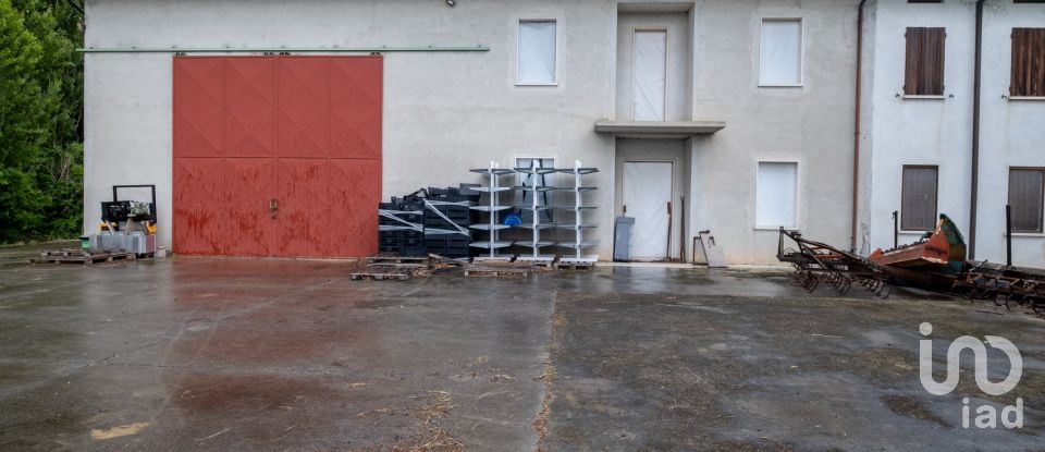 Rustico 0 locali di 264 m² in Castel Goffredo (46042)