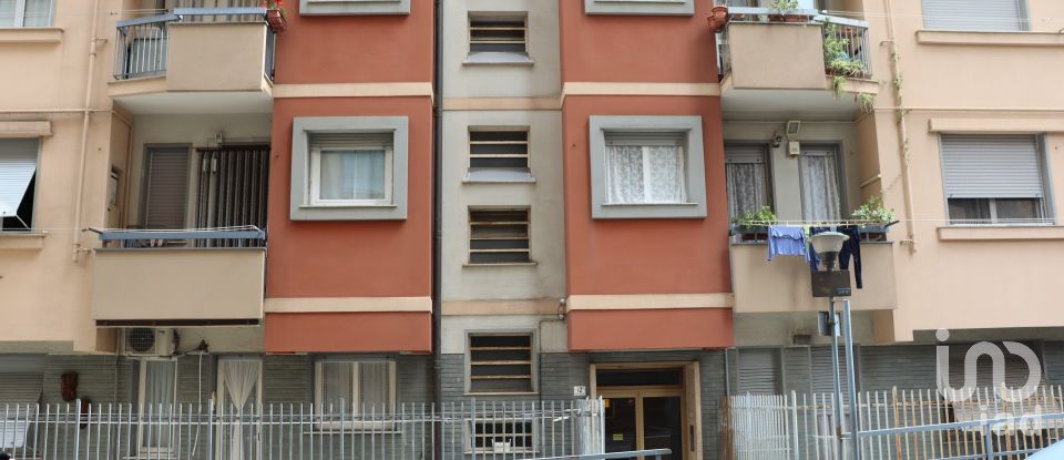 Three-room apartment of 86 m² in Genova (16131)