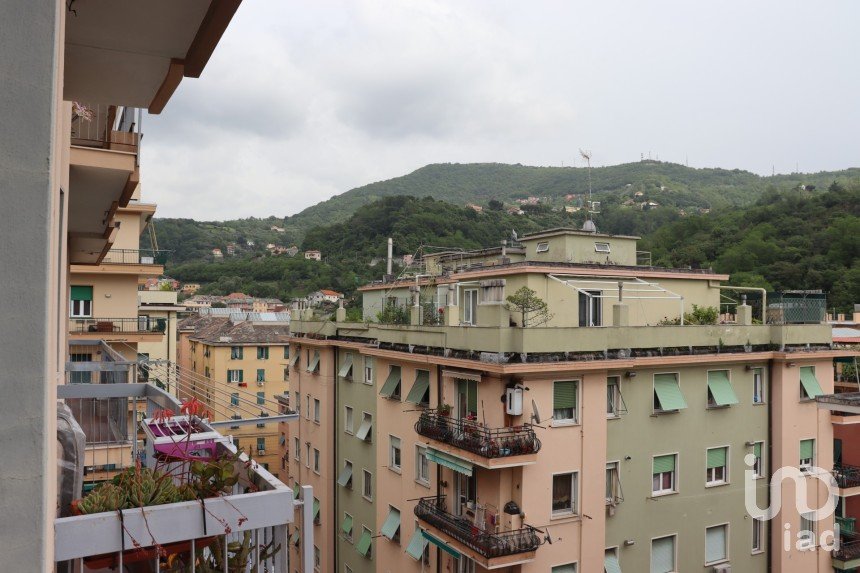 Three-room apartment of 86 m² in Genova (16131)