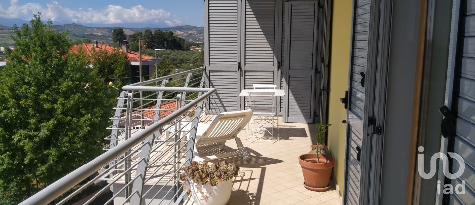 Building 3 rooms of 85 m² in Mosciano Sant'Angelo (64023)