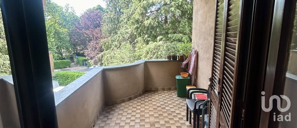 Three-room apartment of 100 m² in Carate Brianza (20841)