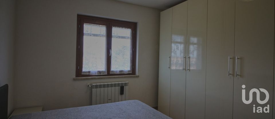 Attico / Mansarda / Loft 4 locali di 60 m² a Pomezia (00040)