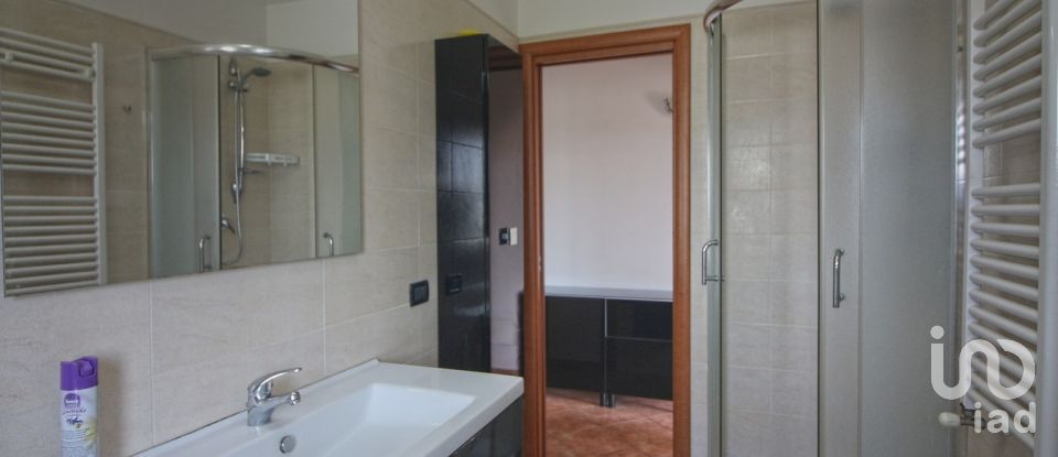 Attico / Mansarda / Loft 4 locali di 60 m² a Pomezia (00040)