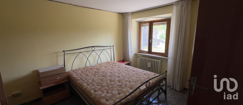 Lodge 8 rooms of 200 m² in Falerone (63837)