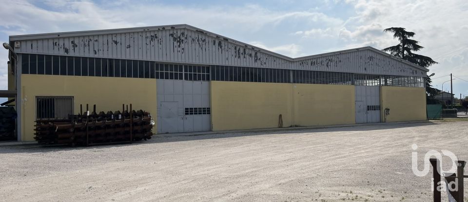 Warehouse of 1,900 m² in Medole (46046)