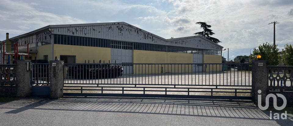 Warehouse of 1,900 m² in Medole (46046)