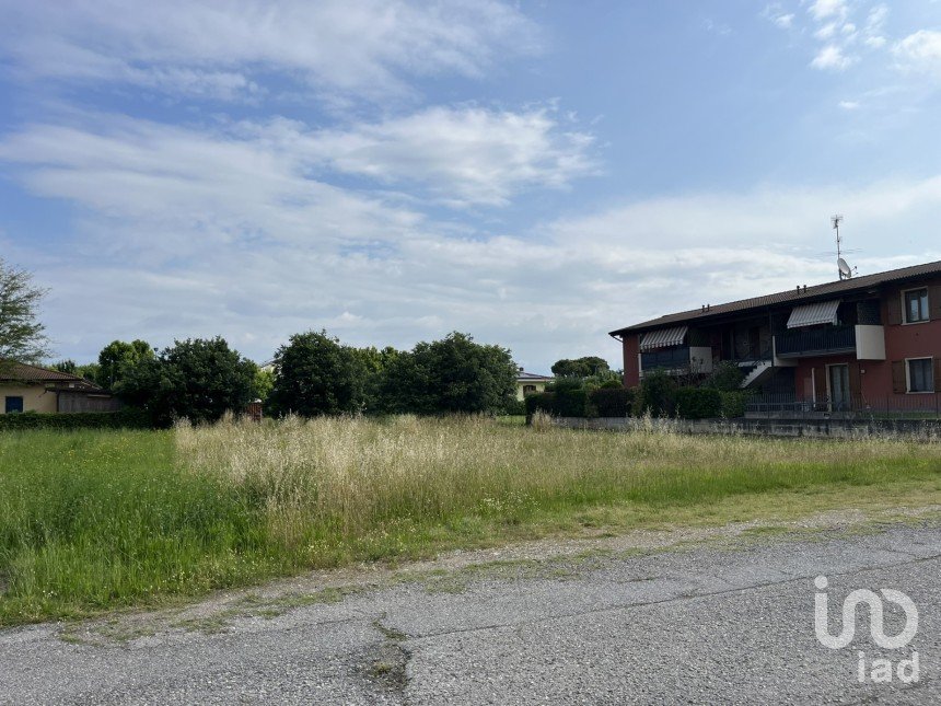 Land of 1,179 m² in Guidizzolo (46040)