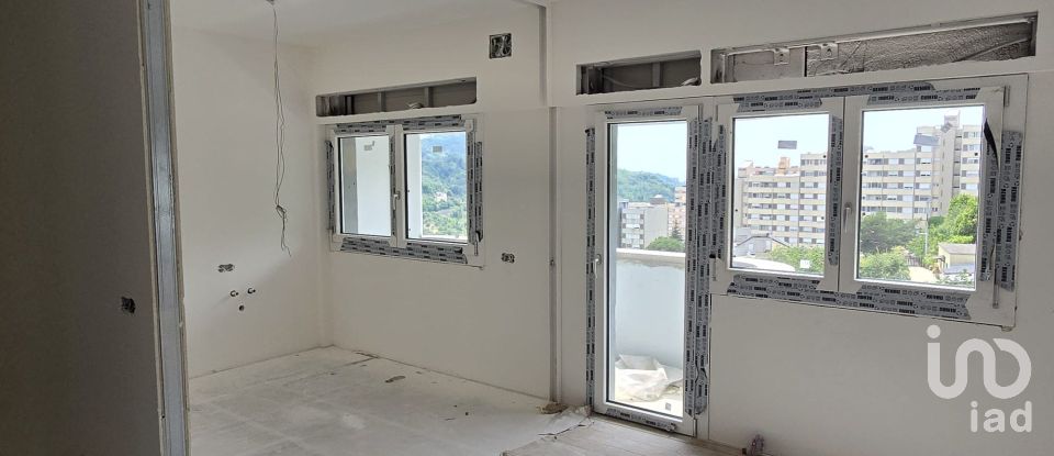 Apartment 6 rooms of 94 m² in Genova (16159)