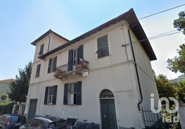 Costruzione di 454 m² in Sestri Levante (16039)