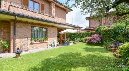 Villa Bifamiliare 4 locali di 180 m² in Lentate sul Seveso (20823)