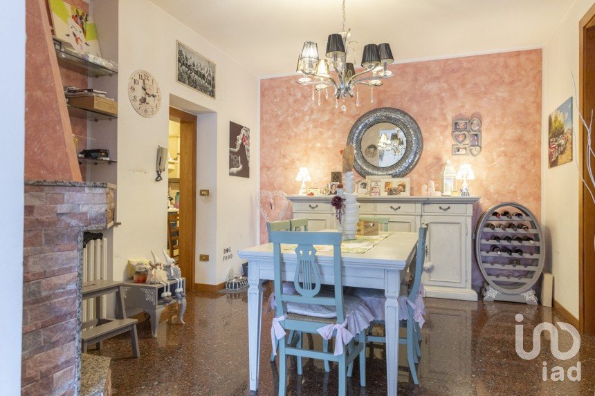 Appartamento 6 locali di 130 m² a Monteprandone (63076)