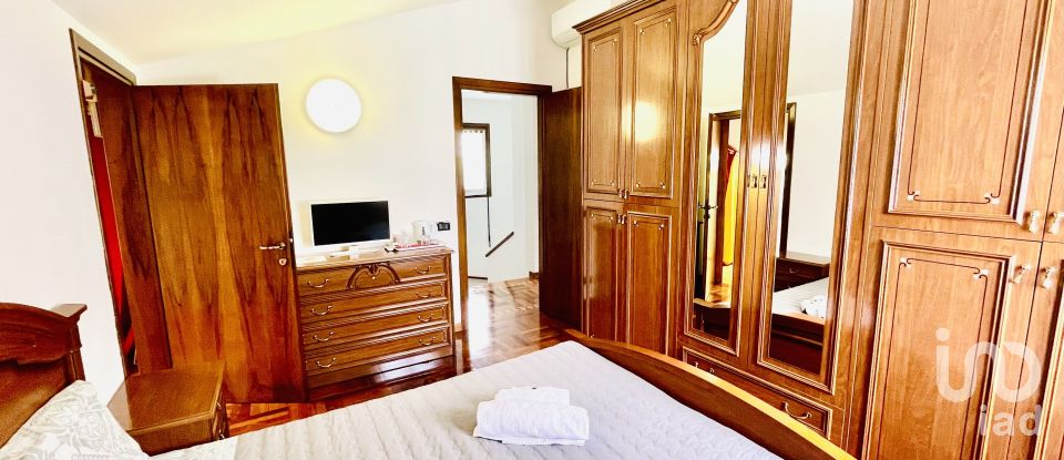 Casa indipendente 5 locali di 213 m² in Chiarano (31040)