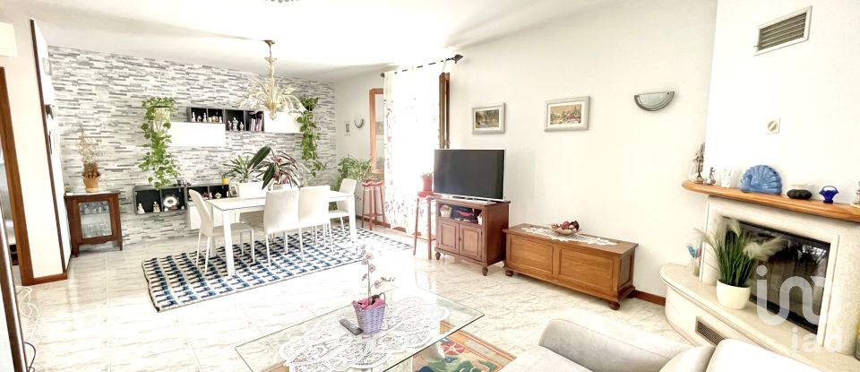 Town house 5 rooms of 213 m² in Chiarano (31040)