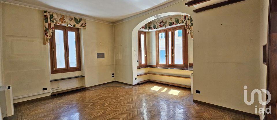 Apartment 7 rooms of 130 m² in Rapallo (16035)