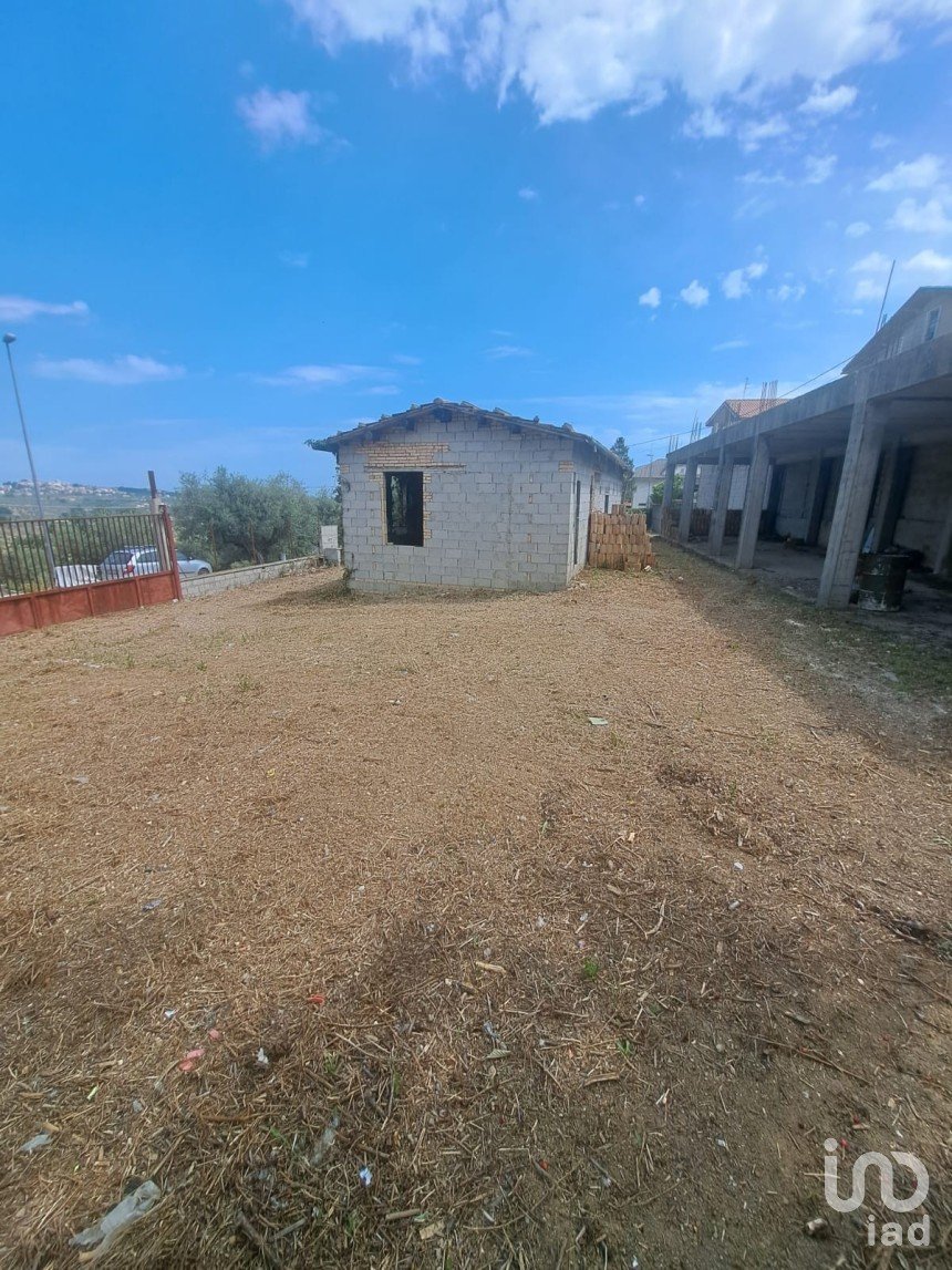 Land of 1,120 m² in Pianella (65019)