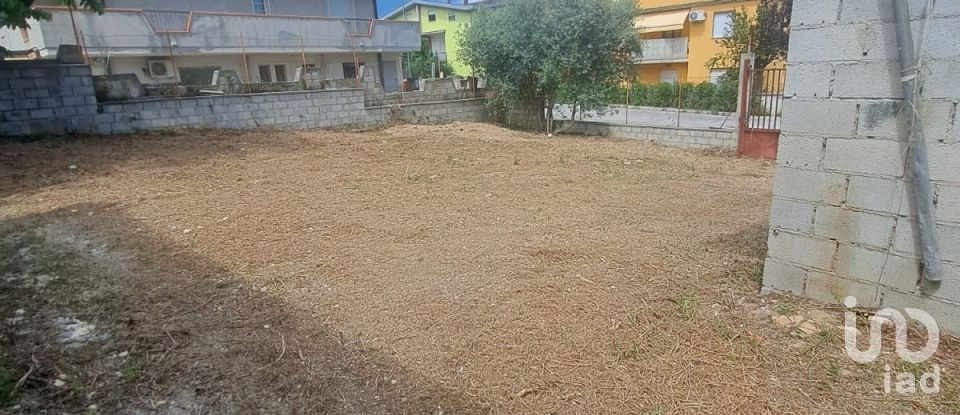 Terreno di 1.120 m² in Pianella (65019)