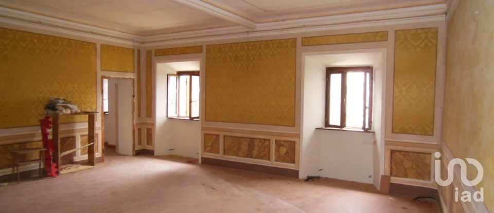 Villa 14 locali di 604 m² in Camerino (62032)