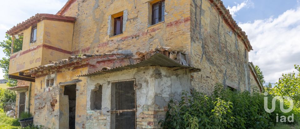 Rustico 4 locali di 140 m² in Filottrano (60024)