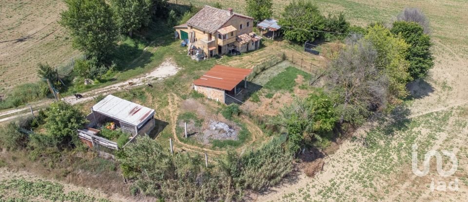 Rustico 4 locali di 140 m² in Filottrano (60024)