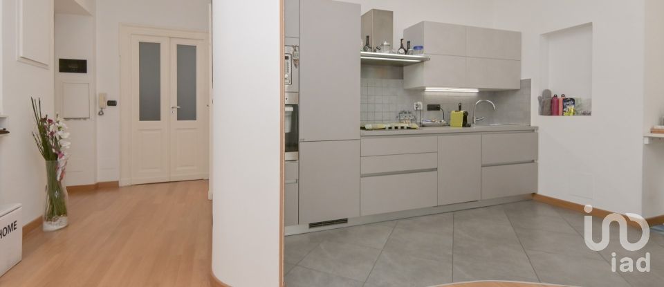 Three-room apartment of 85 m² in Torino (10139)