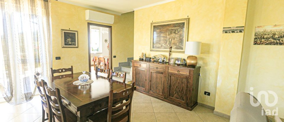 Villa 12 locali di 300 m² in Campomorone (16014)