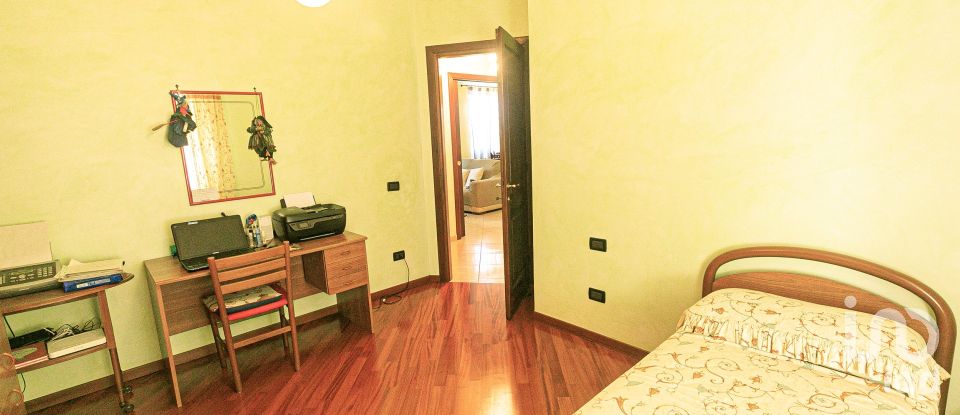 Villa 12 locali di 300 m² in Campomorone (16014)