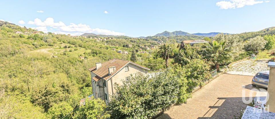 Villa 12 locali di 300 m² in Campomorone (16014)