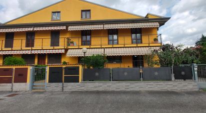 Villa Bifamiliare 8 locali di 196 m² in Botticino (25082)