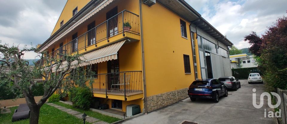 Villa Bifamiliare 8 locali di 196 m² in Botticino (25082)