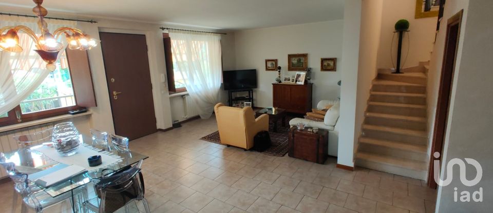 Villa Bifamiliare 8 locali di 196 m² in Botticino (25082)