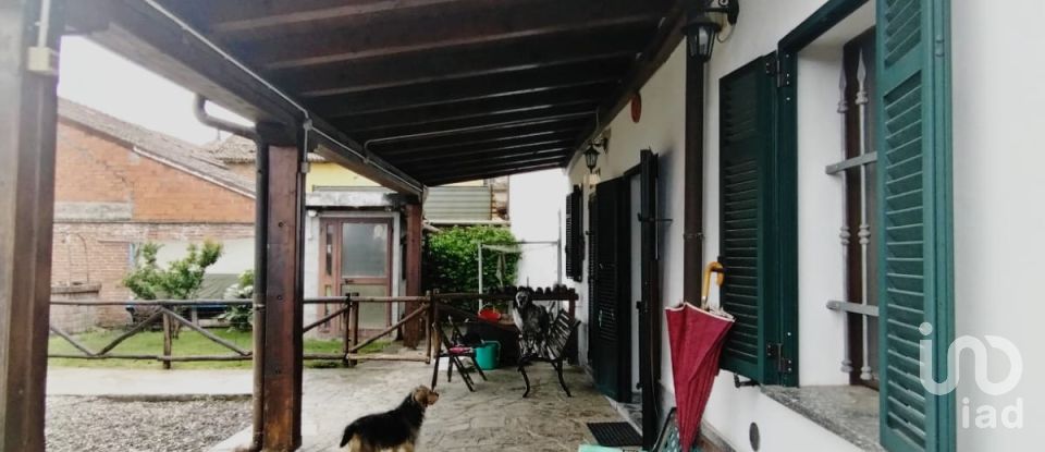 Casa indipendente 8 locali di 300 m² in Valenza (15048)