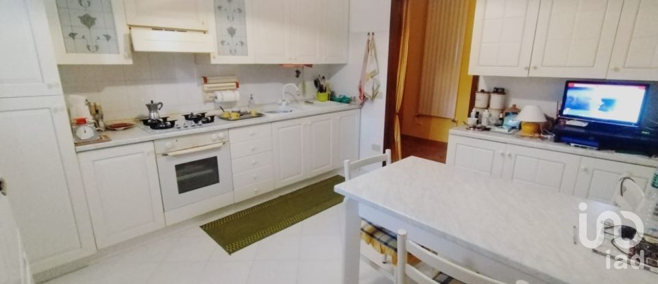 Casa indipendente 8 locali di 300 m² in Valenza (15048)