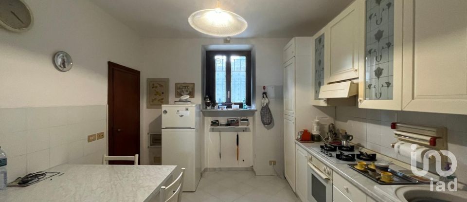 Casa indipendente 8 locali di 300 m² in Valenza (15048)