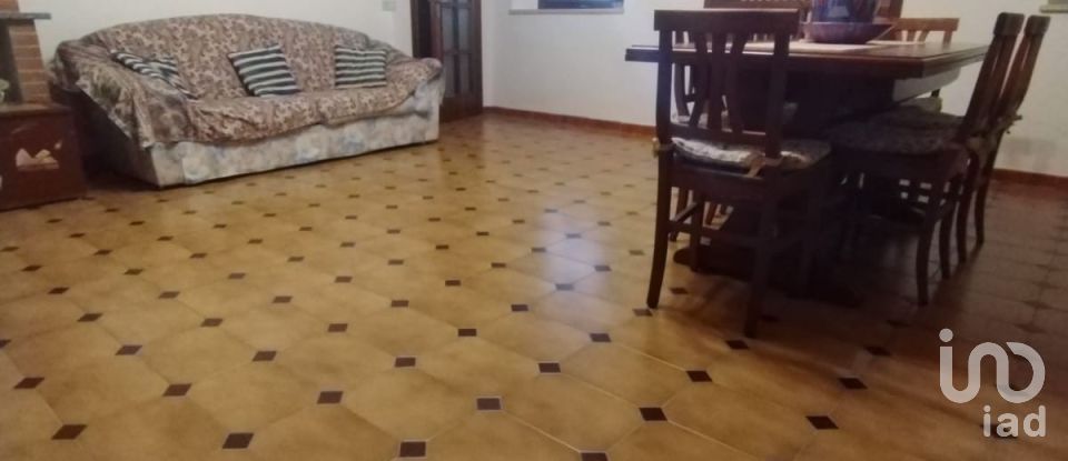 Casa indipendente 8 locali di 300 m² in Valenza (15048)