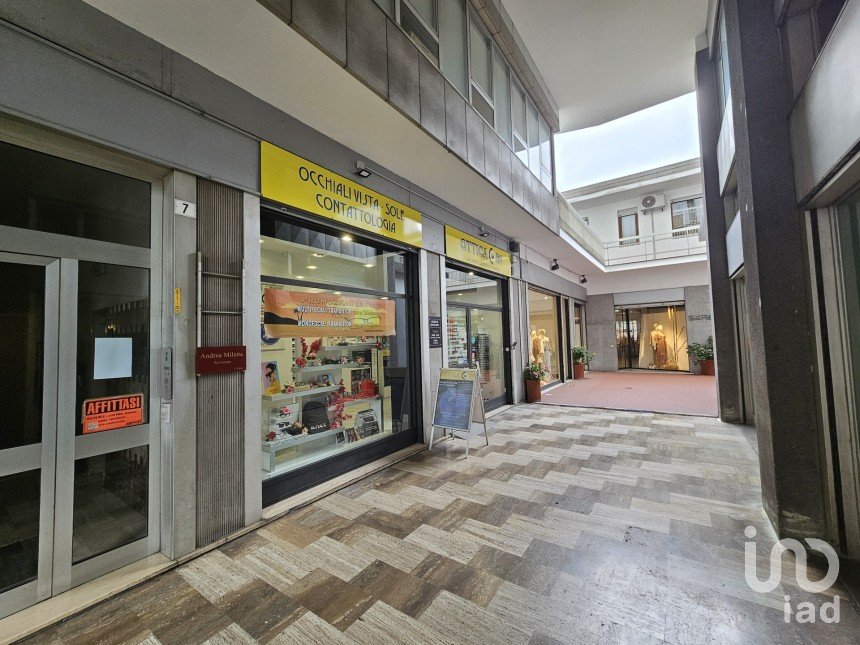 Negozio / locale commerciale di 90 m² in Rivarolo Canavese (10086)