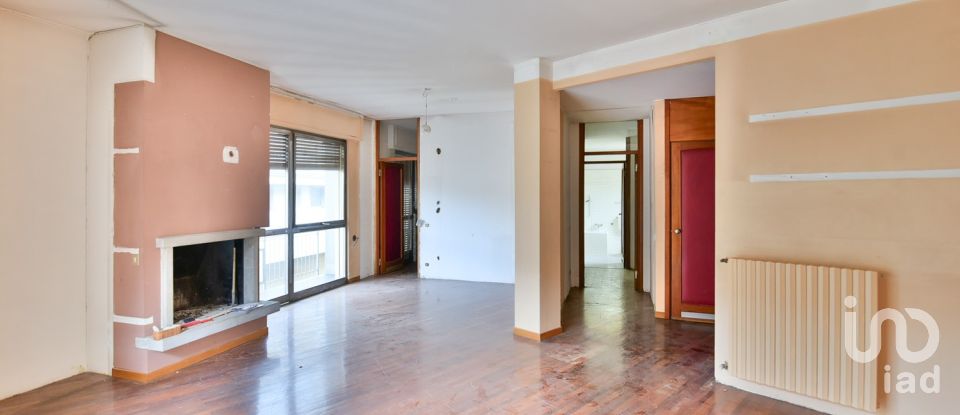 Costruzione di 518 m² in Cantù (22063)