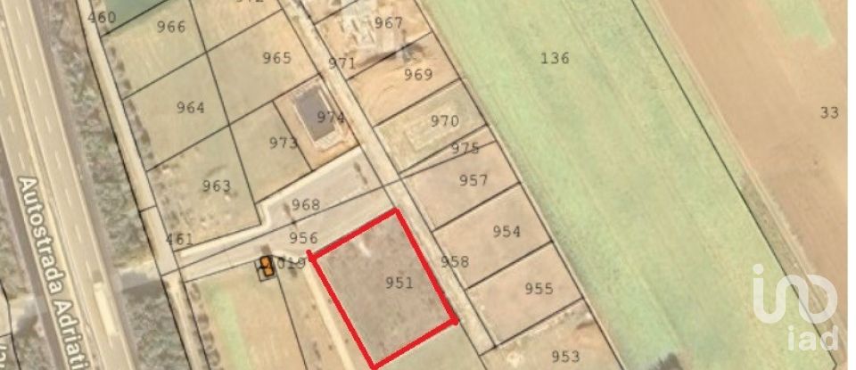 Land of 1,215 m² in Cupra Marittima (63061)