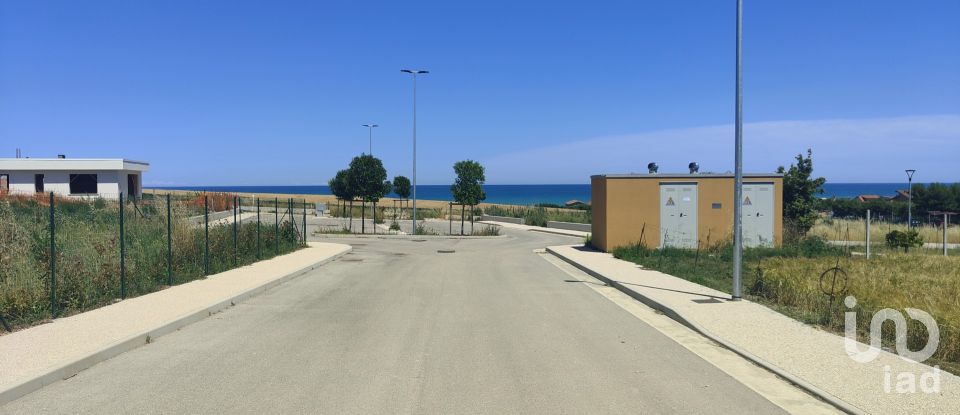 Land of 1,215 m² in Cupra Marittima (63061)