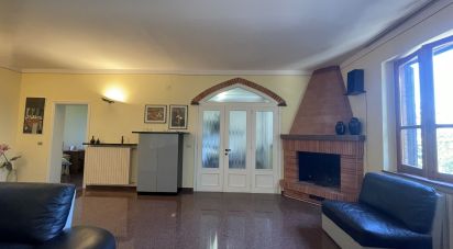 Town house 16 rooms of 355 m² in Cortona (52044)