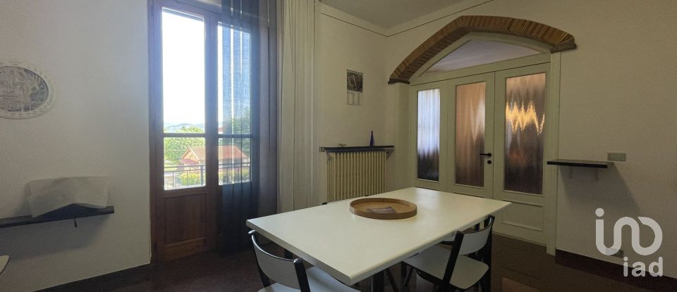 Town house 16 rooms of 355 m² in Cortona (52044)