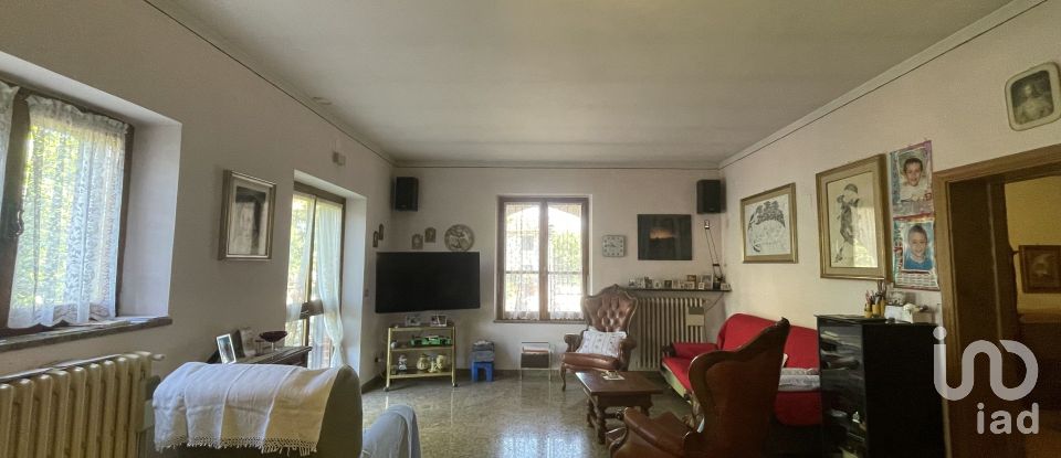 Town house 16 rooms of 355 m² in Cortona (52044)