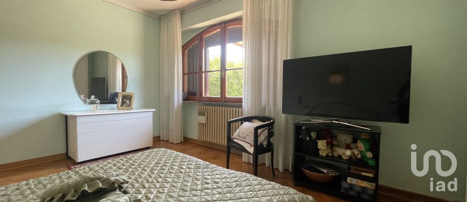 Casa indipendente 16 locali di 355 m² in Cortona (52044)