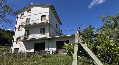 Lodge 10 rooms of 300 m² in Monte Urano (63813)