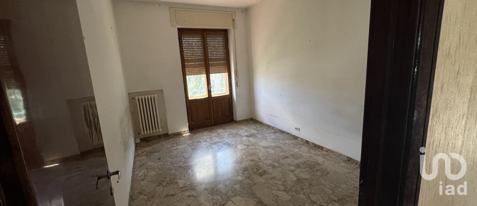 Casa 10 locali di 300 m² in Monte Urano (63813)